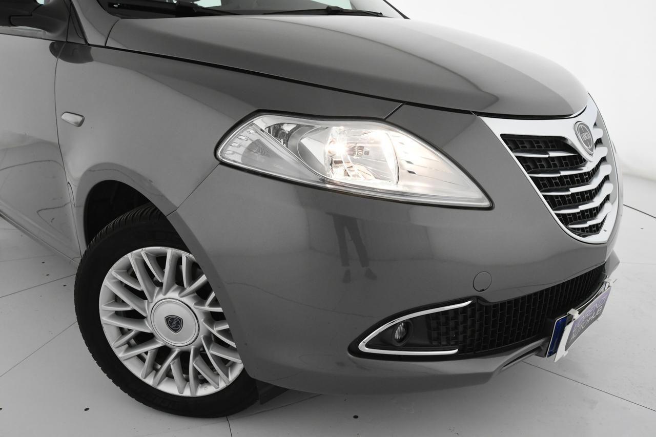 LANCIA Ypsilon 1.2 8v Silver c/clima 69cv NEOPATENTATI+ALCANTARA