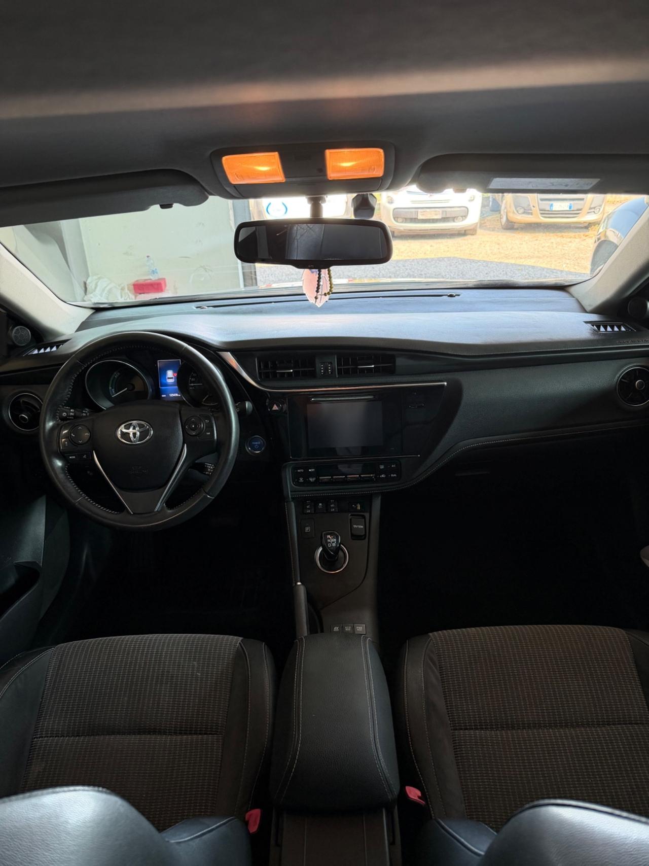 Toyota Auris Touring Sports 1.8 Hybrid Lounge