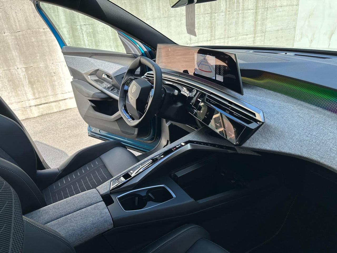 Peugeot 3008 1.2 hybrid GT 145cv e-dcs6