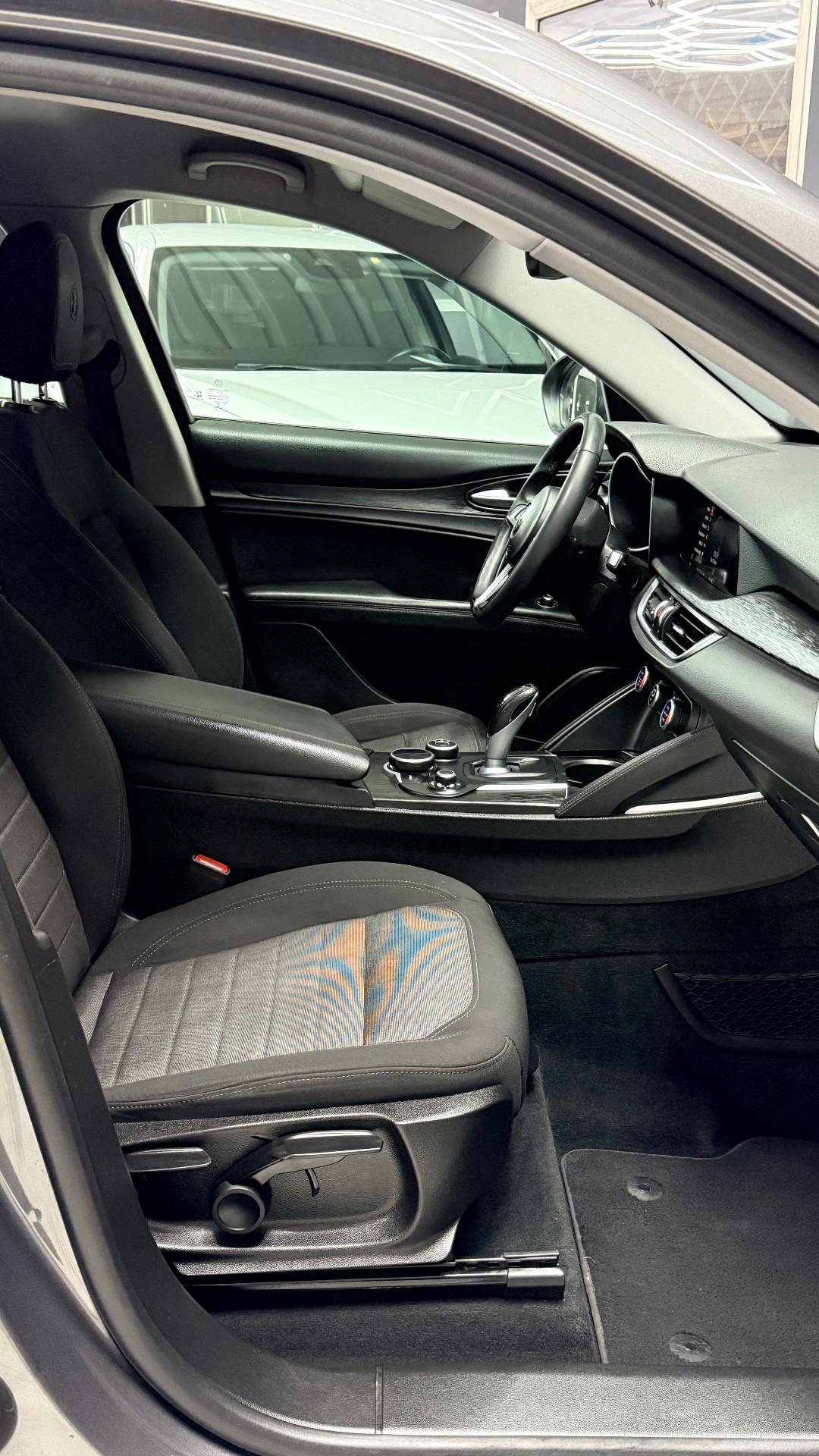 Alfa Romeo Stelvio 2.2 Turbodiesel 180 CV AT8 RWD Executive