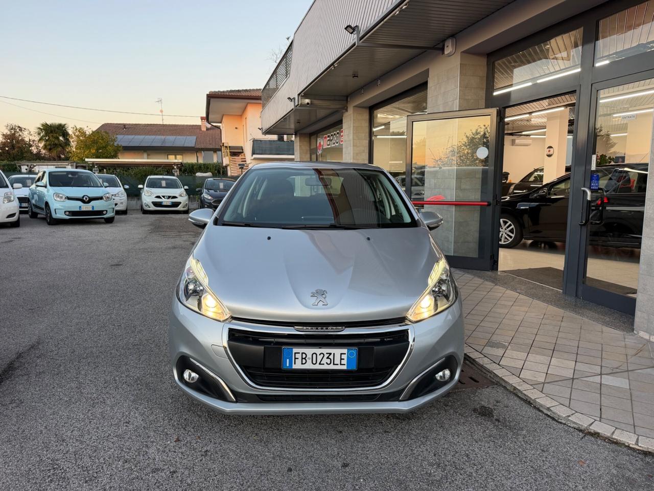 Peugeot 208 1.2 Benzina Neopatentati