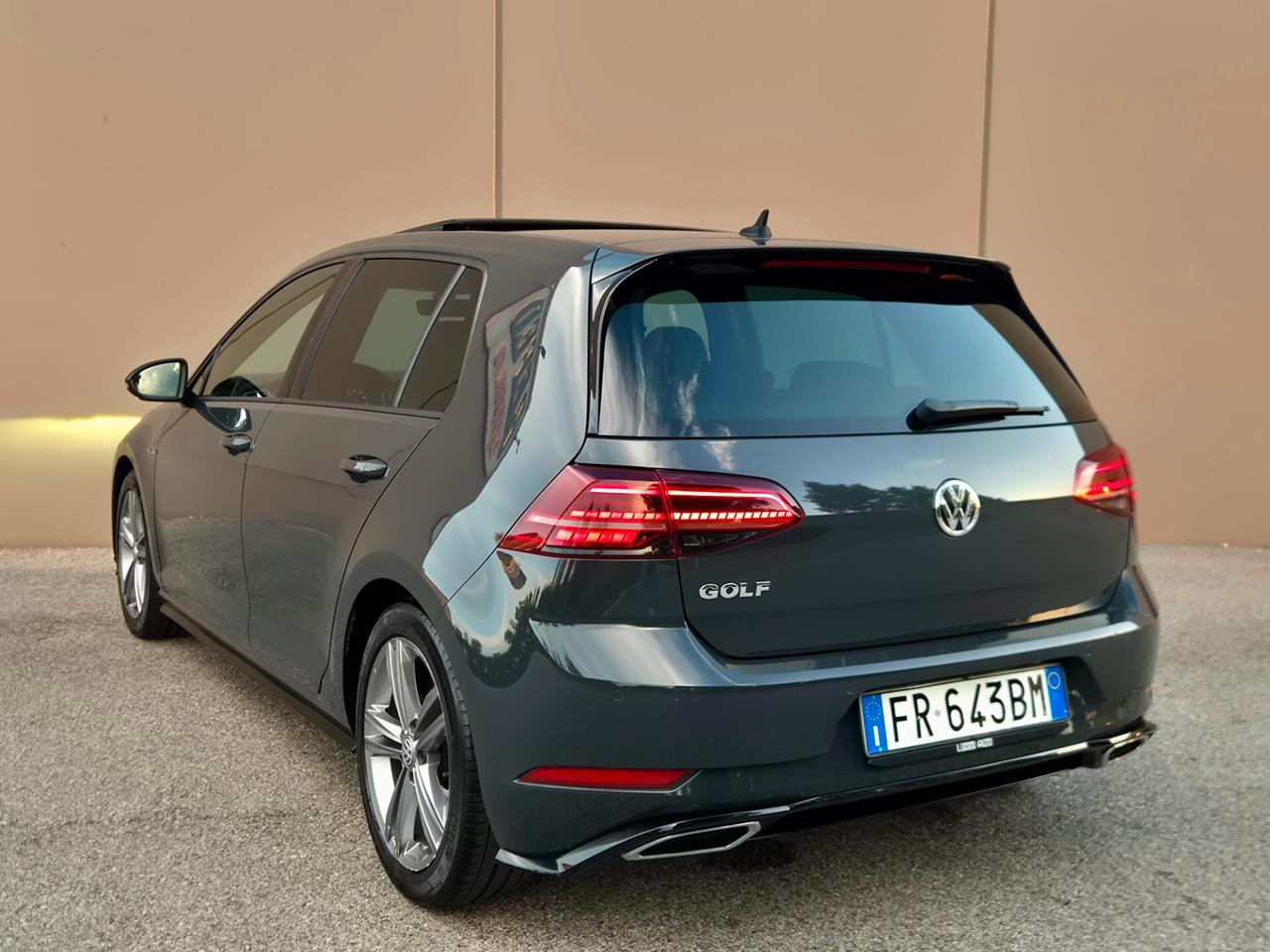 Volkswagen Golf 1.5 TSI 5p. Sport R-Line