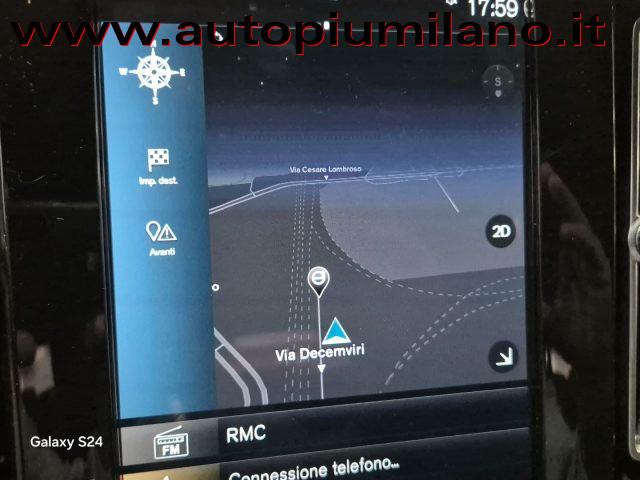 VOLVO XC40 T2 Geartronic Momentum Pro