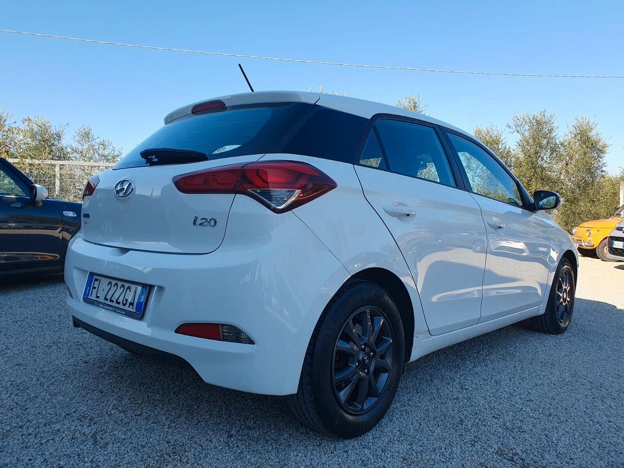 Hyundai i20 1.2 5 porte Blackline NEOPATENTATI