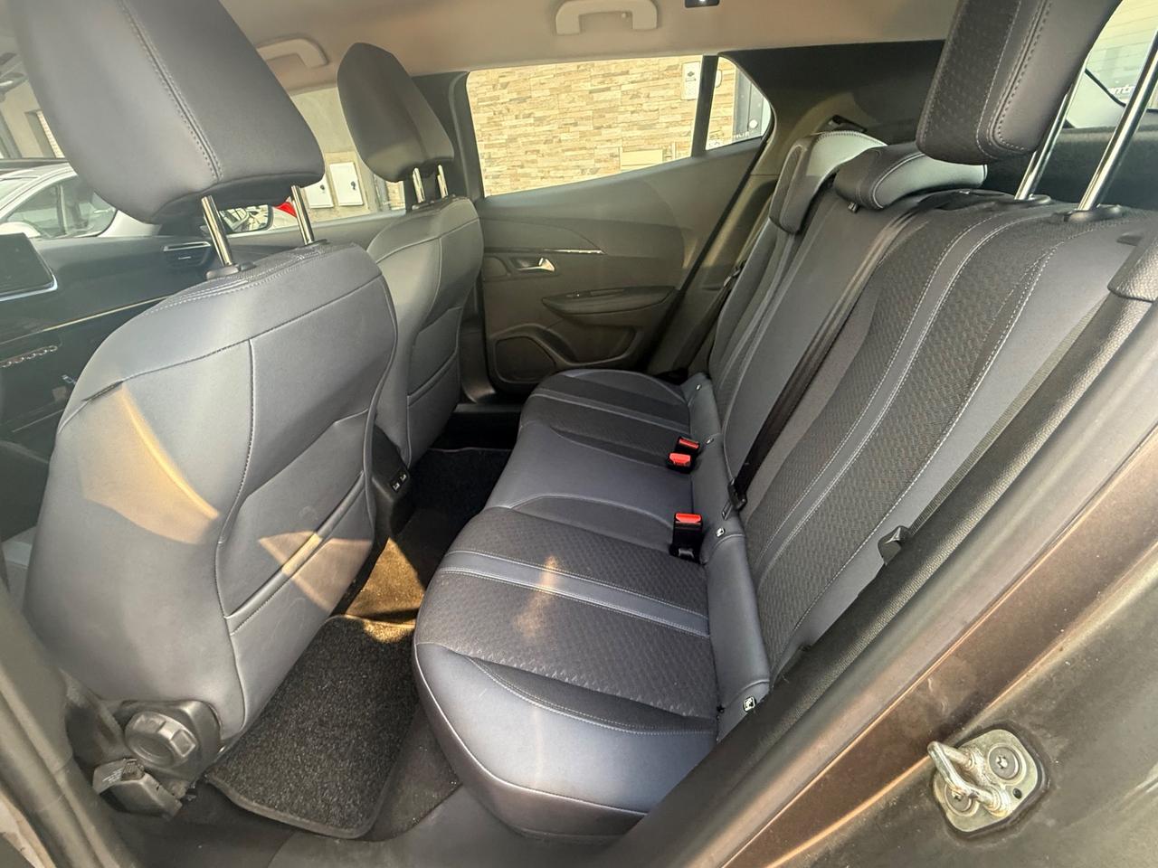 Peugeot 2008 PureTech 130 S&S Allure Pack