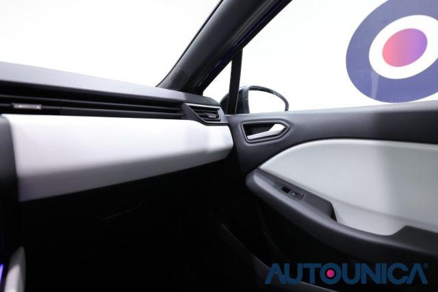 RENAULT Clio FULL HYBRID E-TECH 145 CV 5 PORTE TECHNO FULL LED