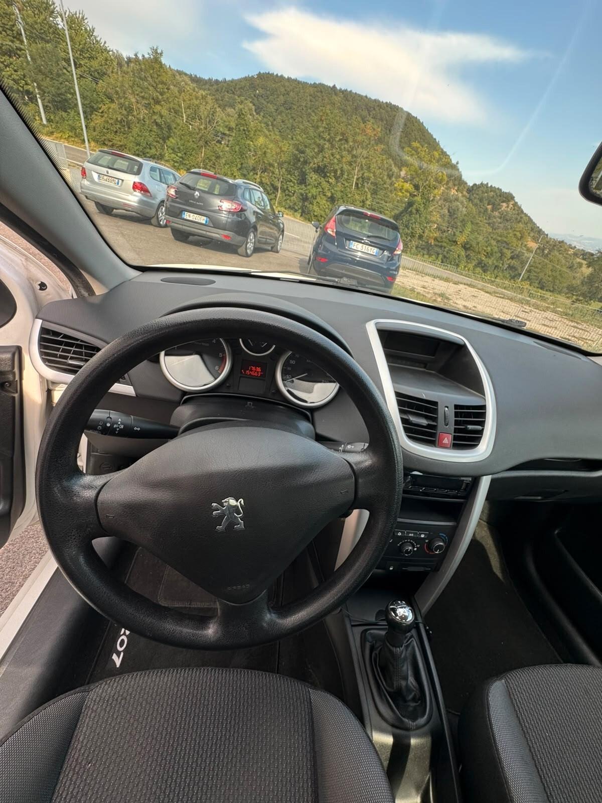 Peugeot 207 1.4 HDi 70CV 5p. Active