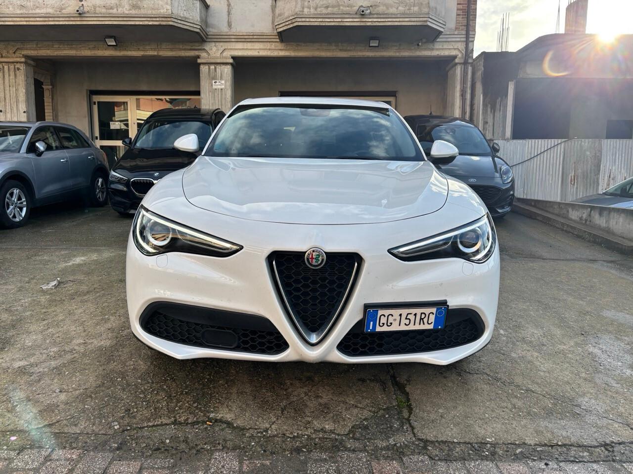 Alfa Romeo Stelvio 2.2 Turbodiesel 160 CV AT8 RWD