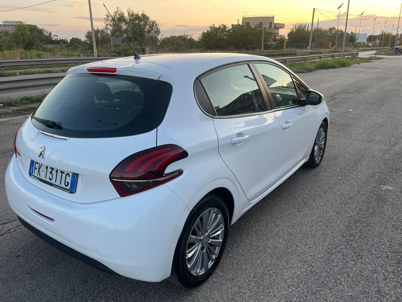 Peugeot 208 BlueHDi 75 5 porte Allure Unipro 2017