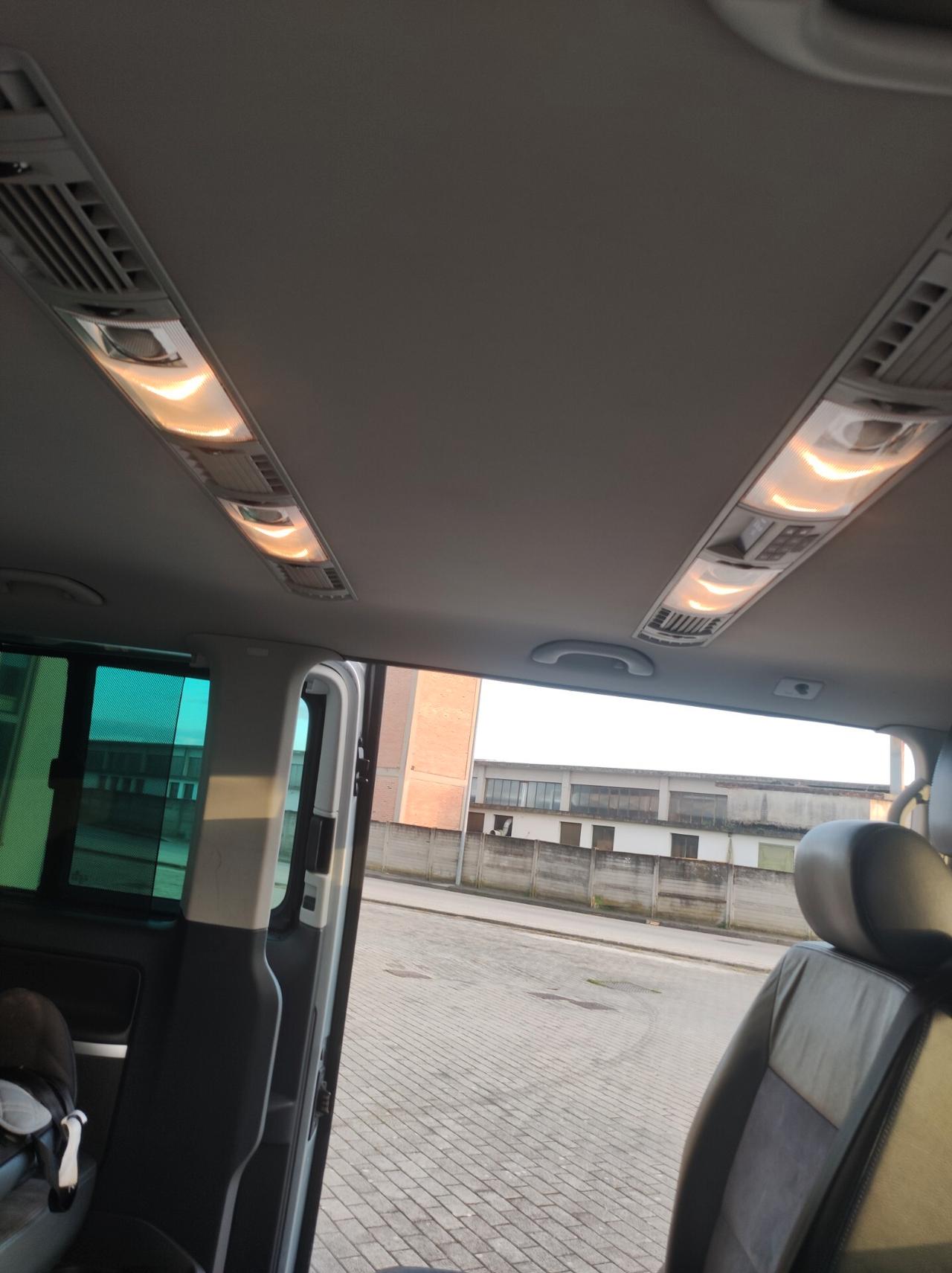 Volkswagen Multivan 2.0 TDI 2015 SOLO 138.000 KM