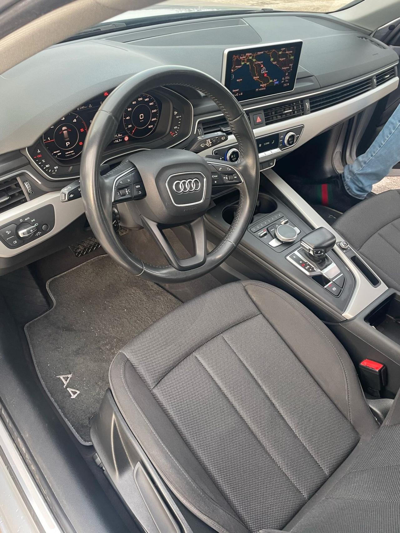 Audi A4 Avant 35 TDI 2.0 150 cv S-tronic S-line edition. Full optional