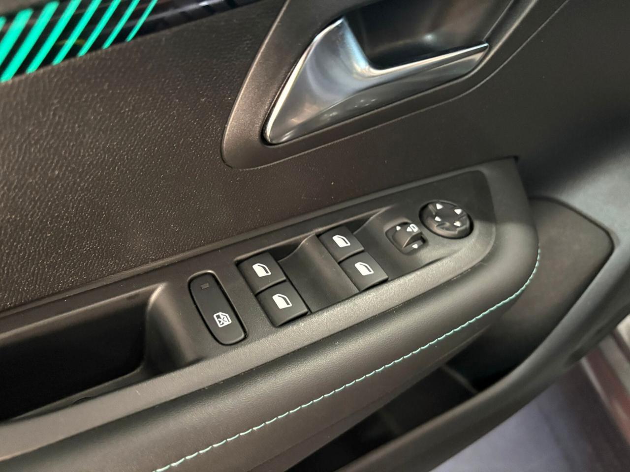 Peugeot 208 PureTech 100Cv Stop&Start 5 porte Allure