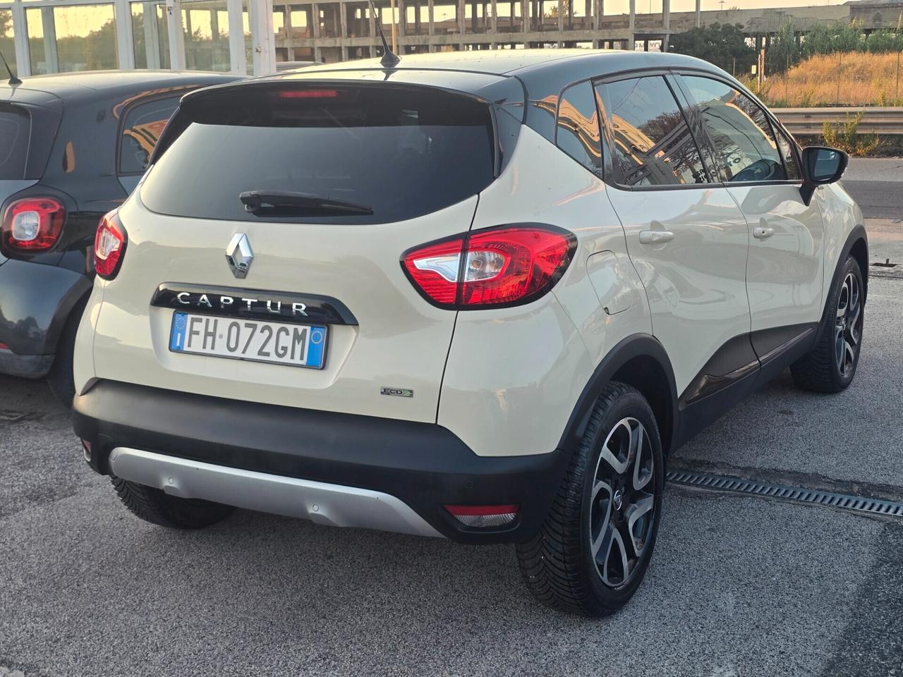 Renault Captur dCi 90CV EDC S&S Energy Intens