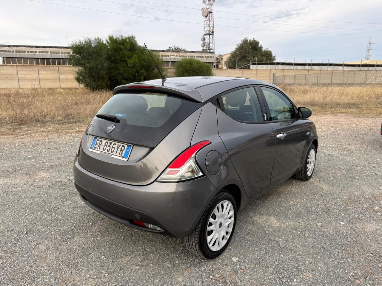 Lancia Ypsilon 1.2 Benz- Neopatentati-Anche Permuta