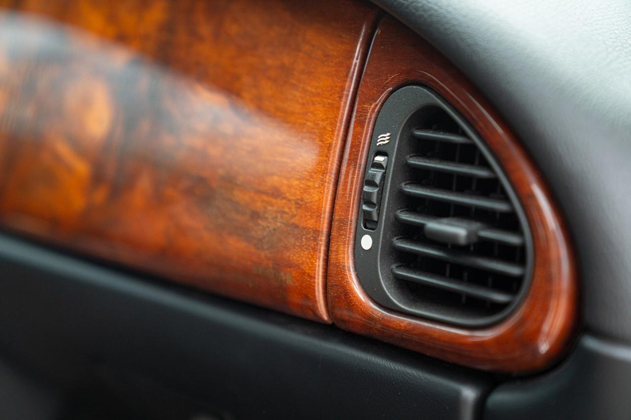 Jaguar XK8 - JAG00081