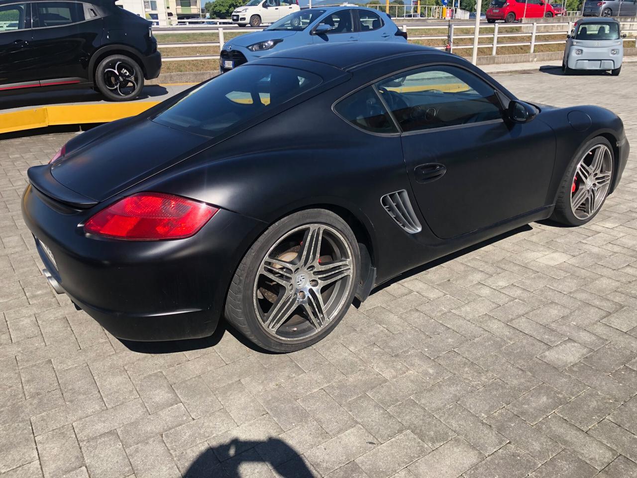 Porsche Cayman 2.7