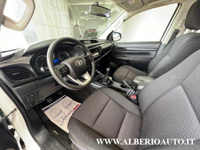 TOYOTA Hilux 2.4 D-4D 4WD 4 porte Double Cab Comfort