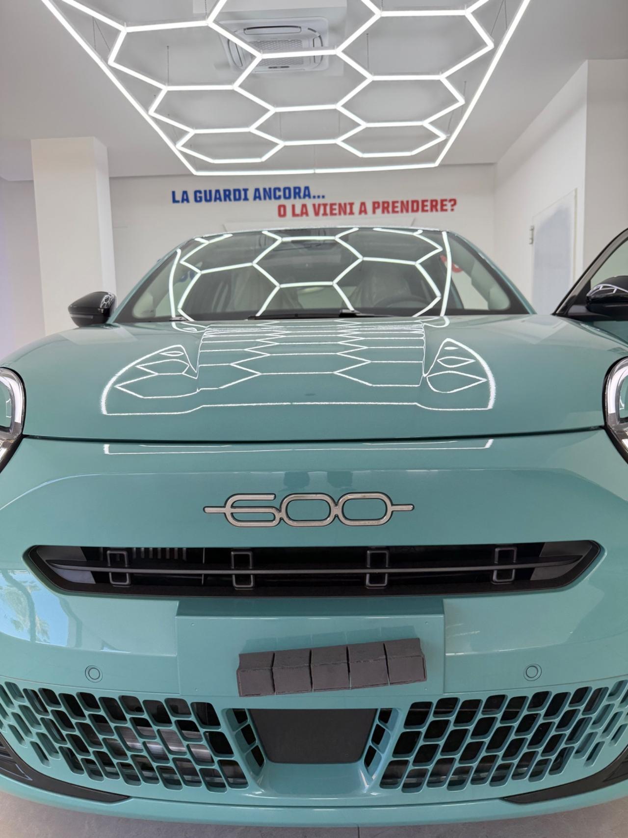 Fiat 600 Hybrid 110 CV DCT MHEV La Prima