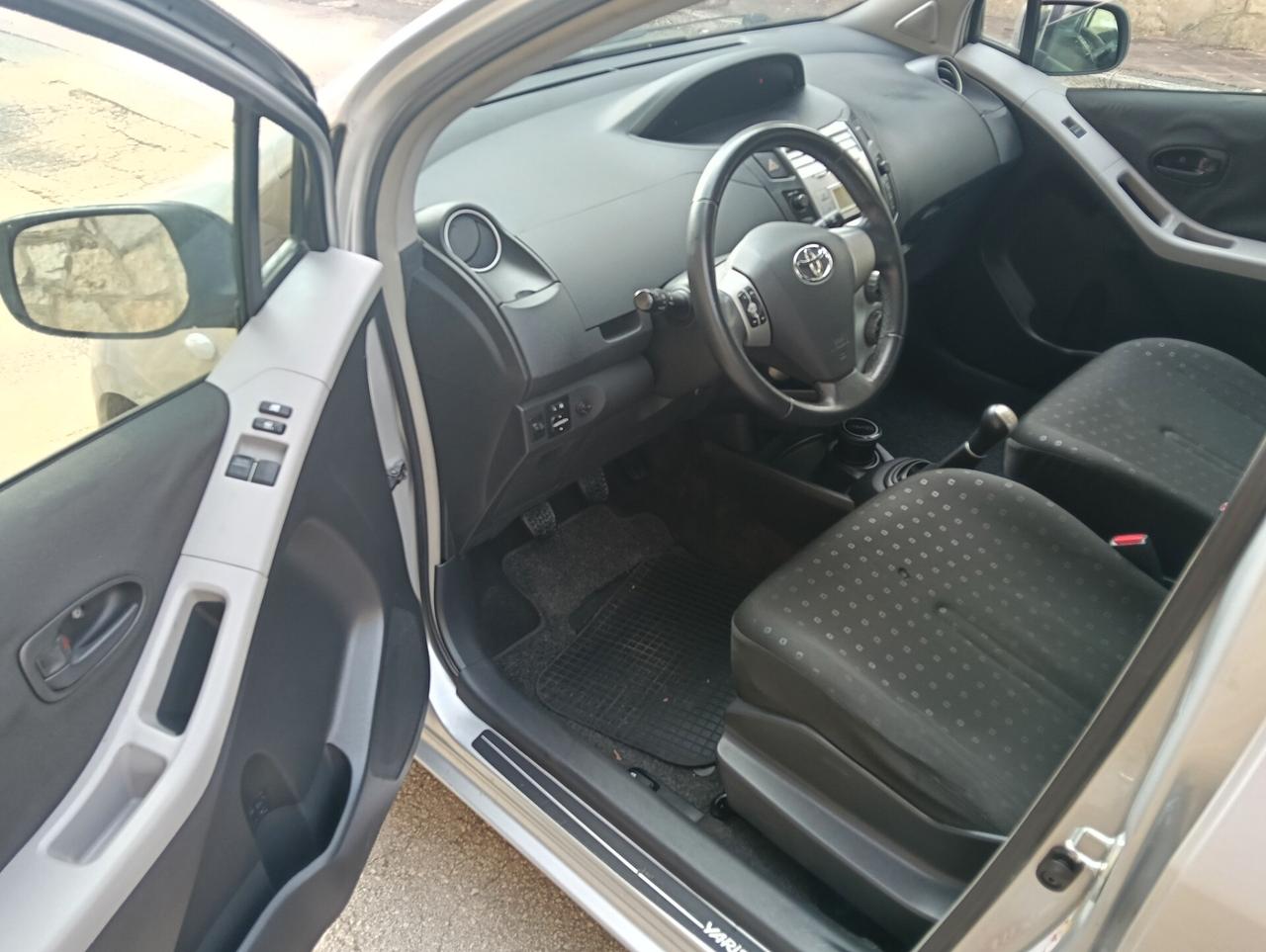 Toyota Yaris 1.0 5 porte Now km.120000 ORIG. FULL.NUOVA