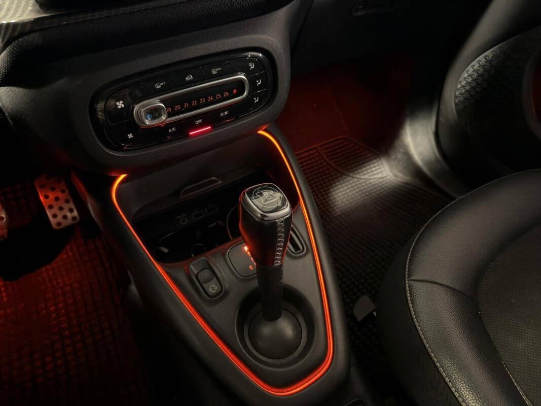 Smart ForTwo 0.9 Turbo Benzina 90 CV twinamic Brabus 2016