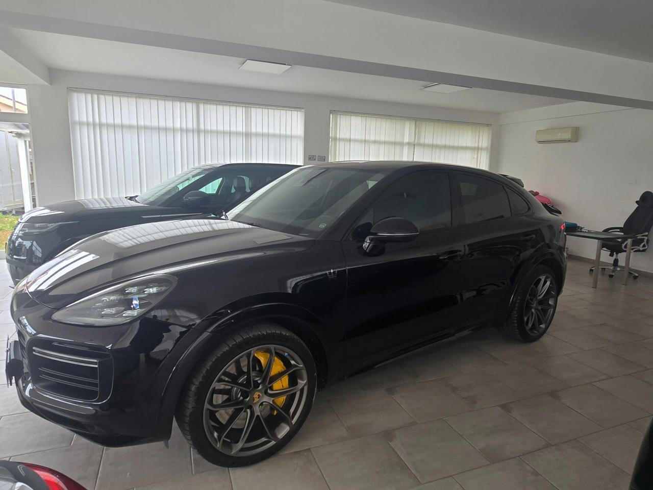 Porsche Cayenne Coupé 4.0 V8 Turbo 550 cv