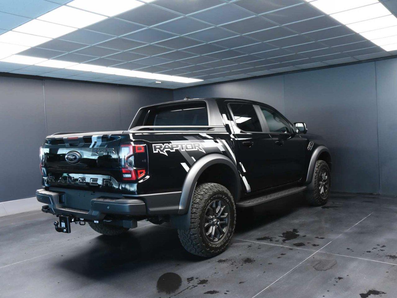 Ford Ranger Raptor 2.0 ecoblue 210cv auto pronto disponibile con due versione di colori