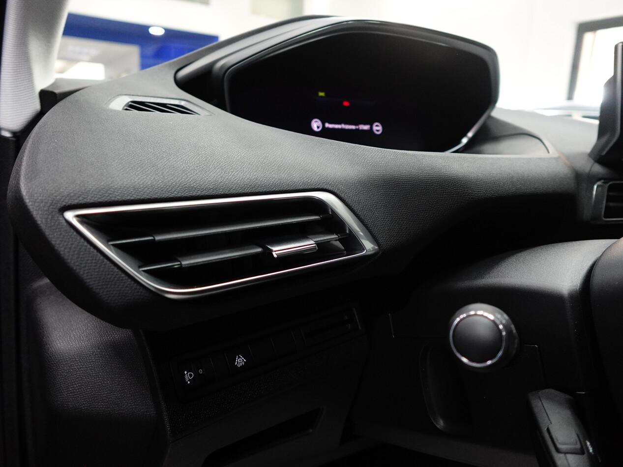 Peugeot 3008 II 1.5 BlueHDI 130 CV ALLURE