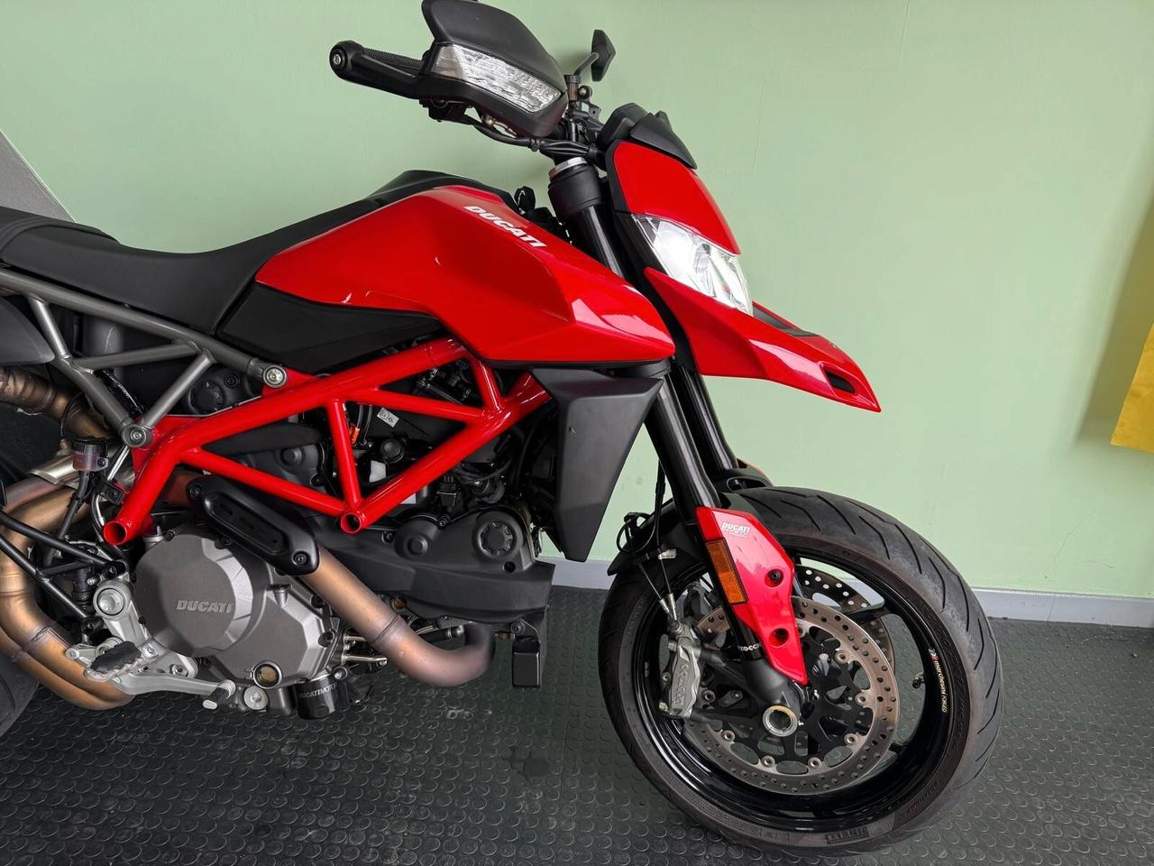 Ducati Hypermotard 950