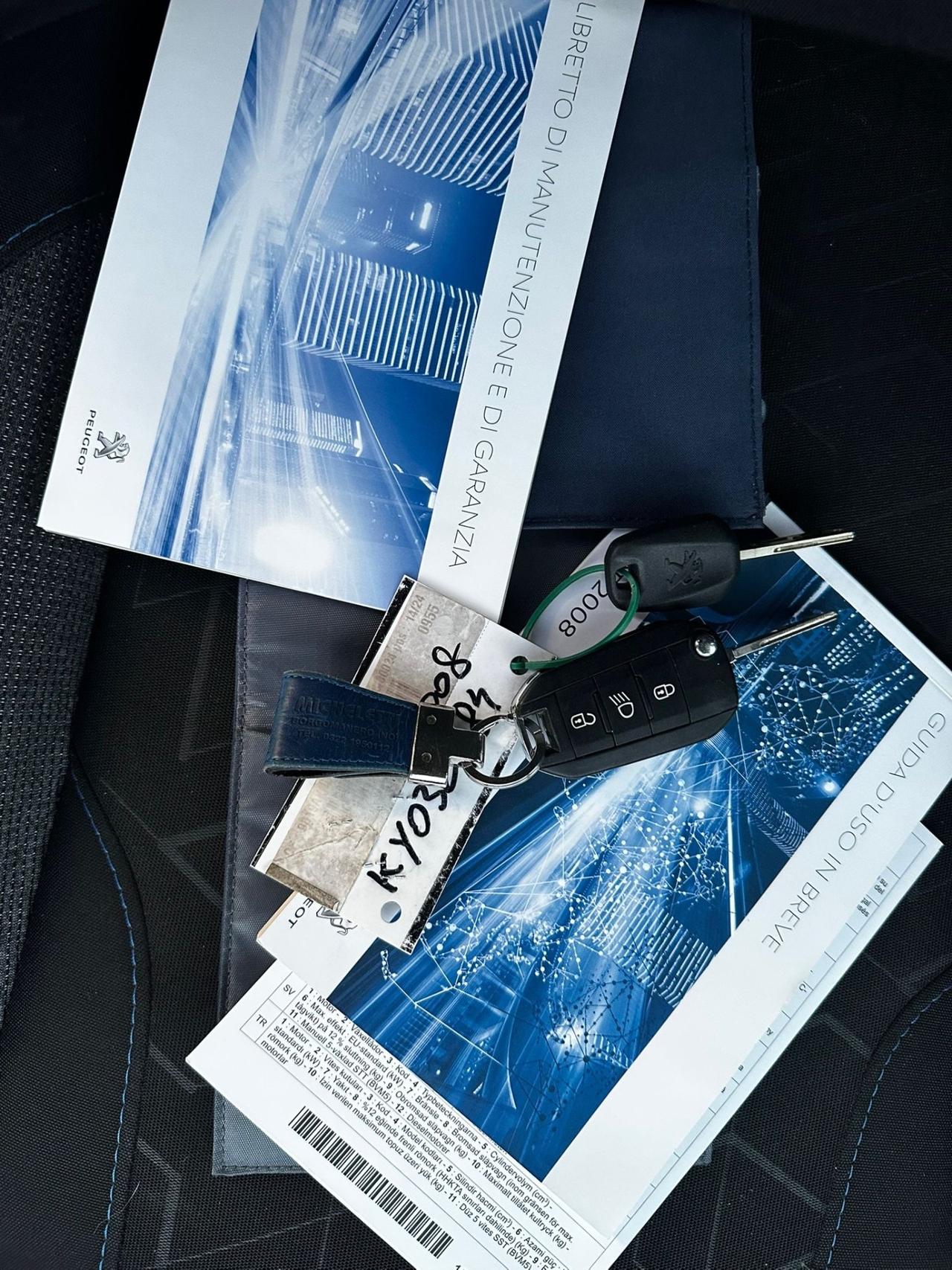 Peugeot 2008 BlueHDi 100 S&S Black Matt