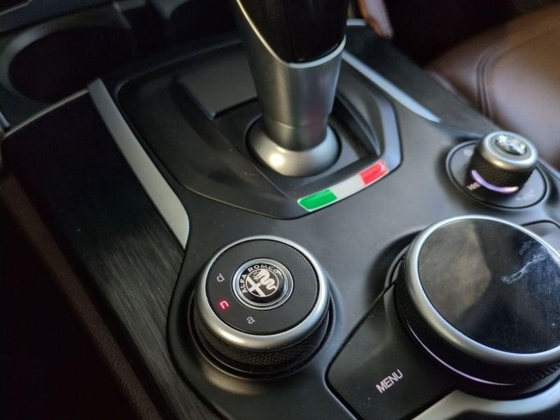 Alfa Romeo Stelvio 2.2 Turbo Diesel 210CV AT8 Q4 B-Tech
