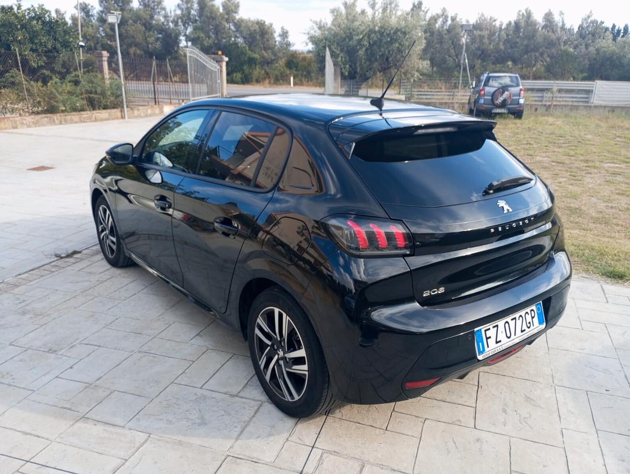 Peugeot 208 BlueHDi 100 S&S 5 porte Allure
