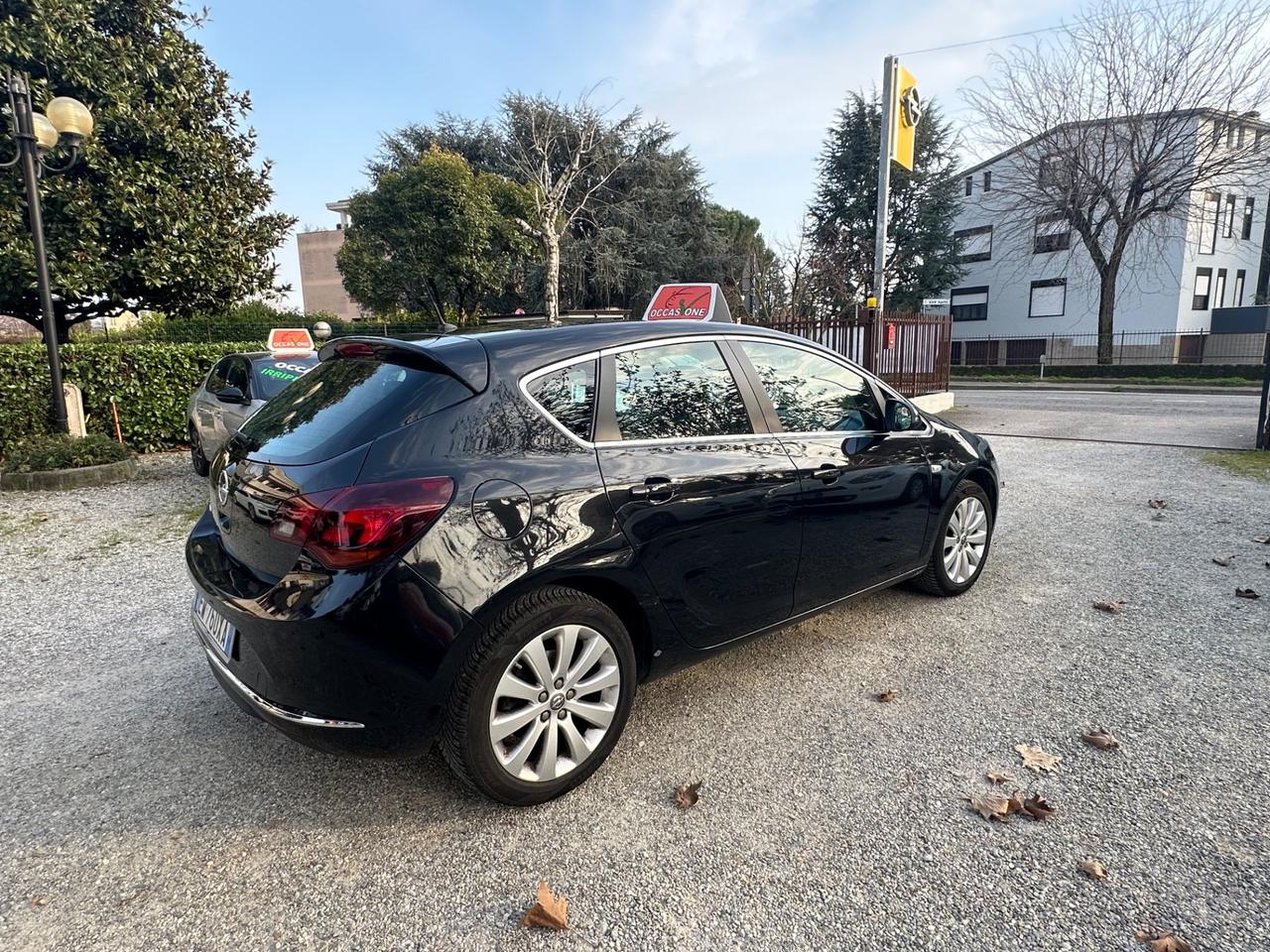 Opel Astra 1.4 100CV 5 porte Cosmo