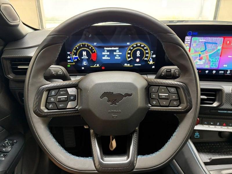 Ford Mustang 5.0 V8 453CV Dark Horse