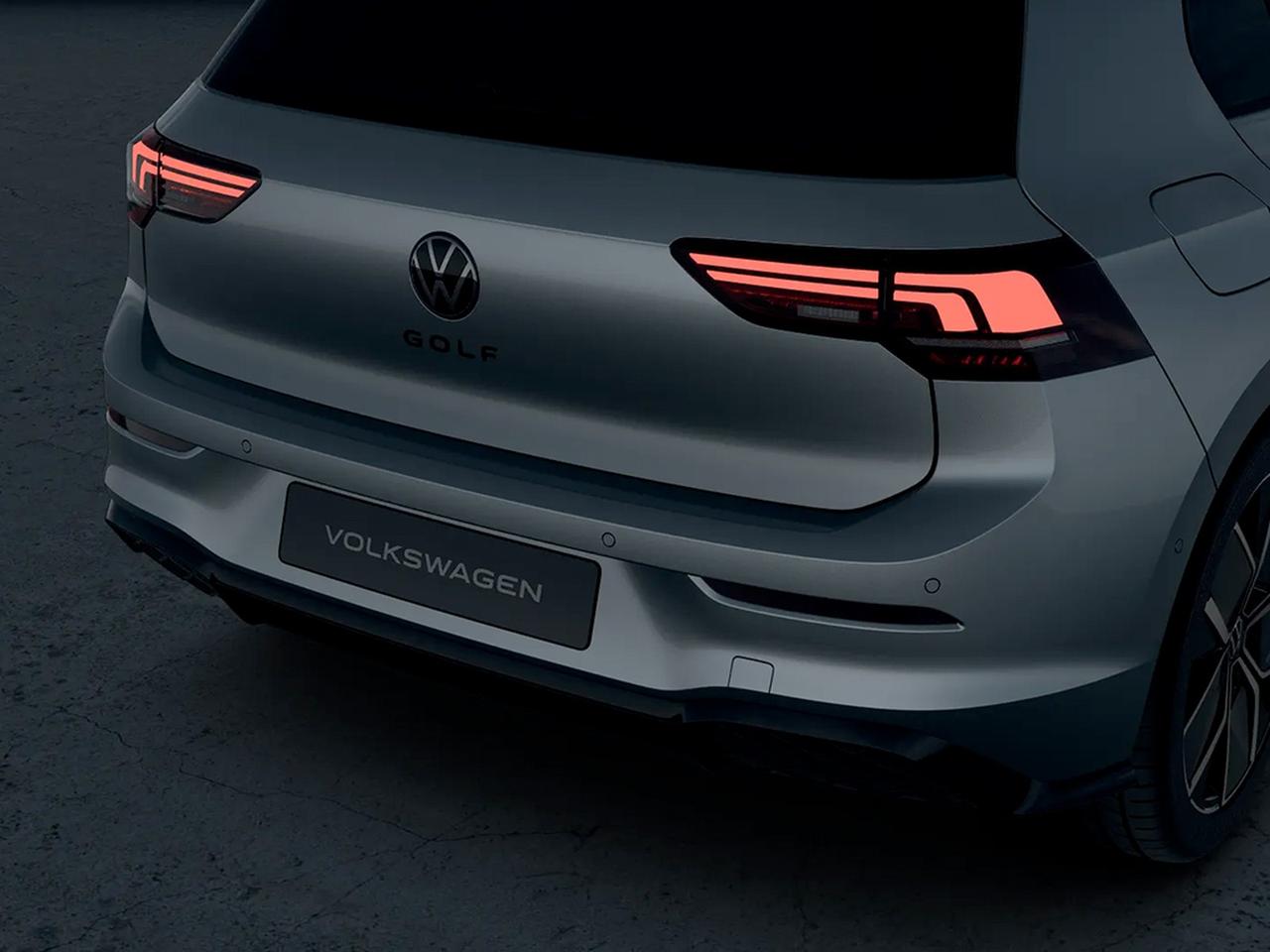 Volkswagen Golf 2.0 tdi r-line plus 150cv dsg