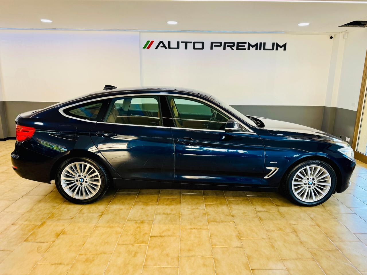 BMW 318d GT Luxury - LED / Navi