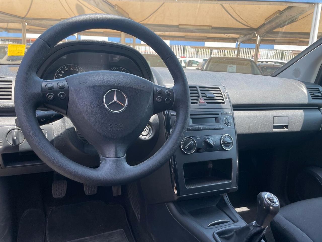 MERCEDES A150 1,5 BENZ.