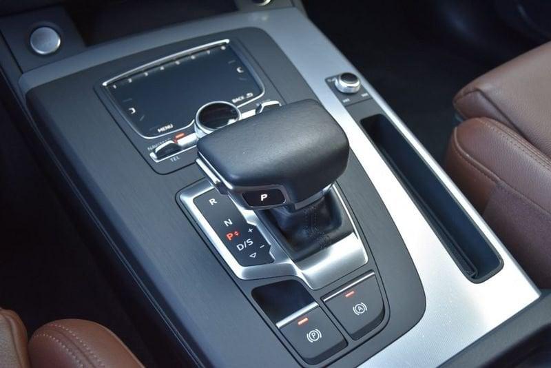 Audi Q5 40 TDI quattro S tronic Business Sport *COCKPIT, PELLE*