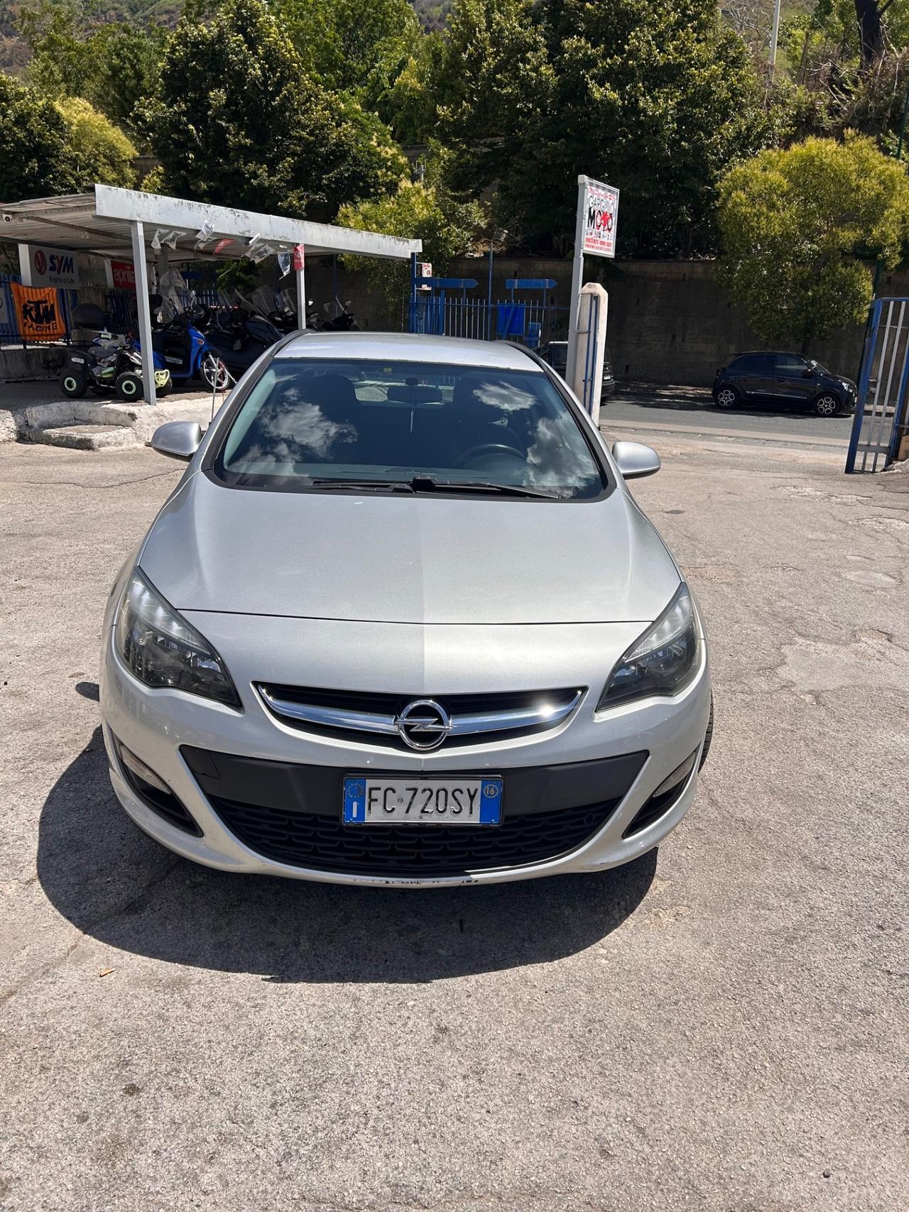 Opel Astra 1.4 Turbo 140CV Sports Tourer GPL Tech Cosmo