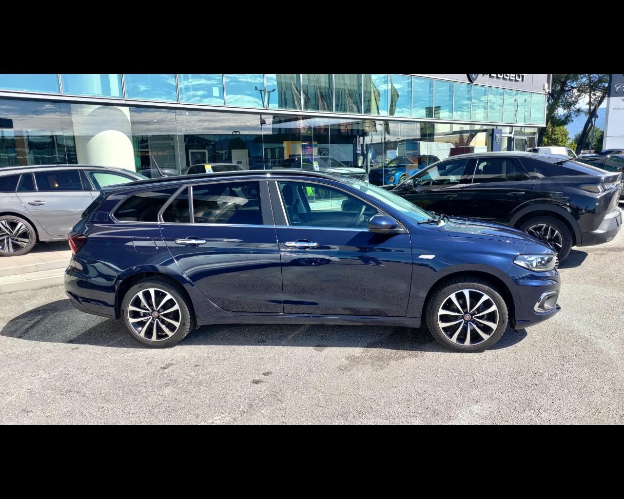 FIAT Tipo (2015-->) - Tipo 1.6 Mjt S&S SW Lounge