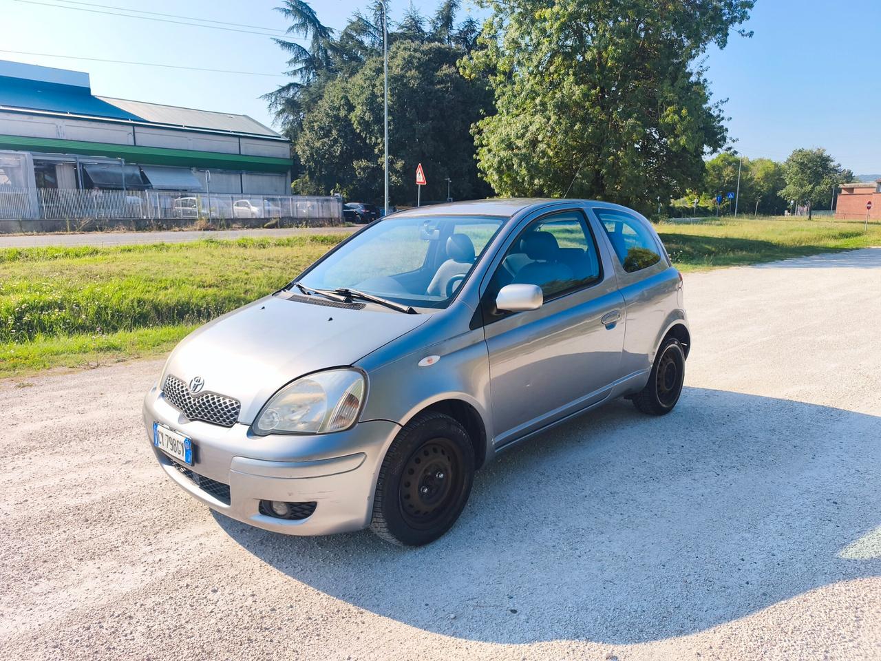 Toyota Yaris 1.0i 16V cat 3 porte Sol