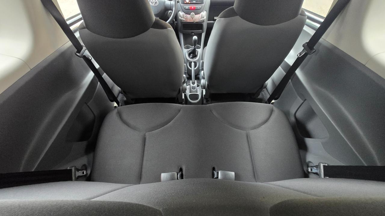 Toyota Aygo 1.0 12V VVT-i 3 porte Now Connect