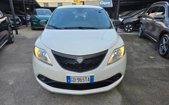 LANCIA Ypsilon 1.0 FireFly 5 porte S&S Hybrid Ecochic Silver