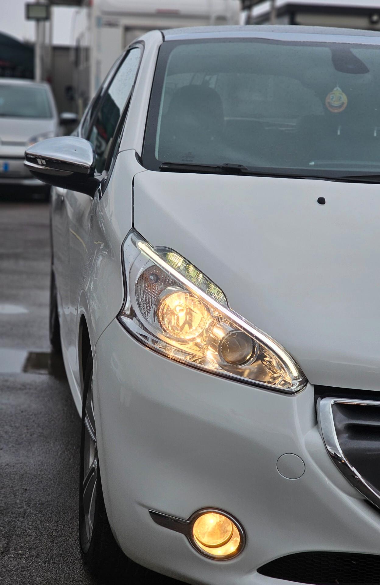 Peugeot 208 1.4 HDi 68 CV 3 porte Allure