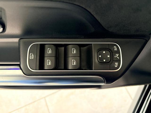 MERCEDES-BENZ GLA 180 d Premium AMG Night Pack AMBIENT * NEOPATENTATI *