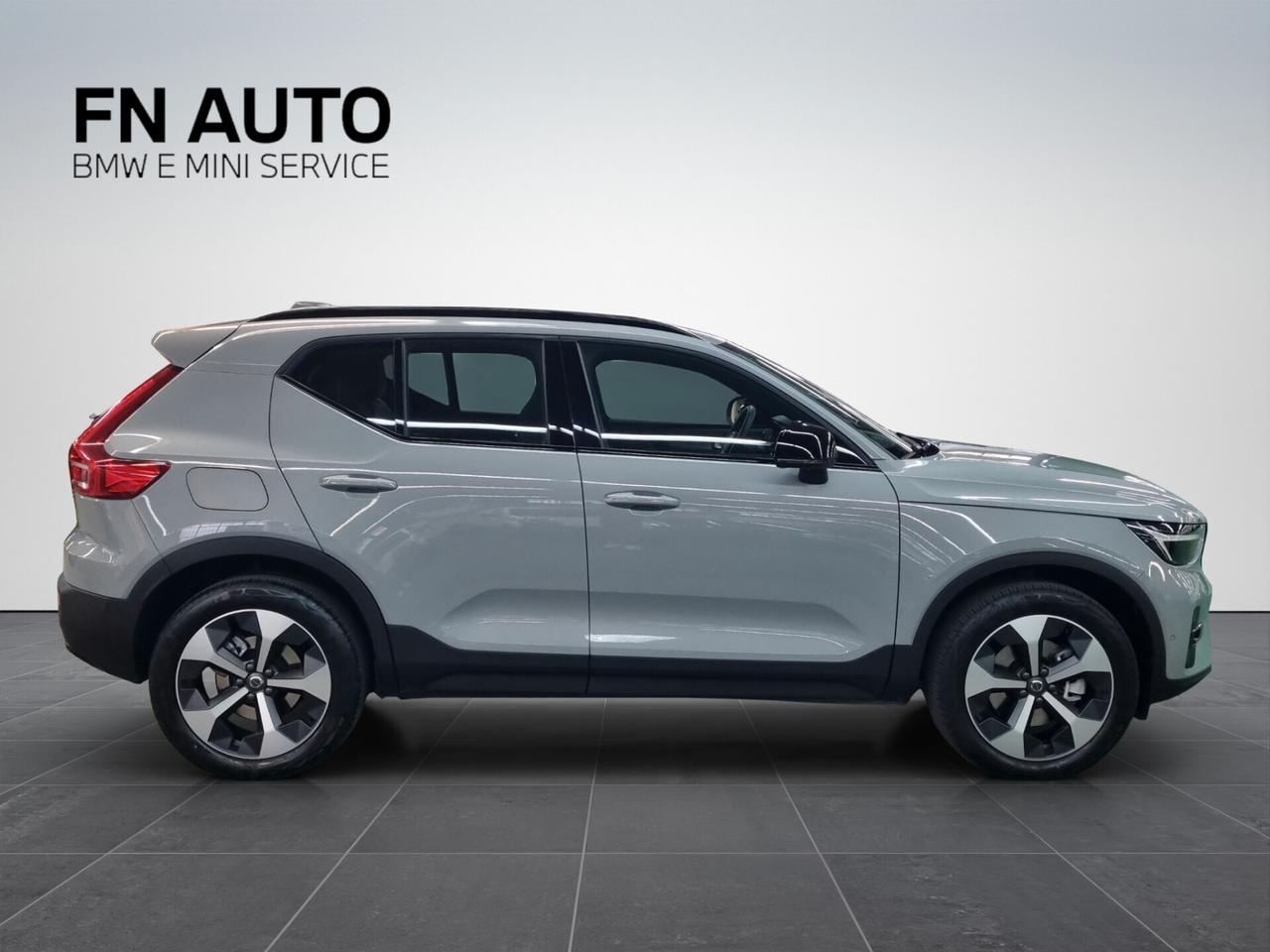 Volvo XC40 B3 automatico Ultimate Dark