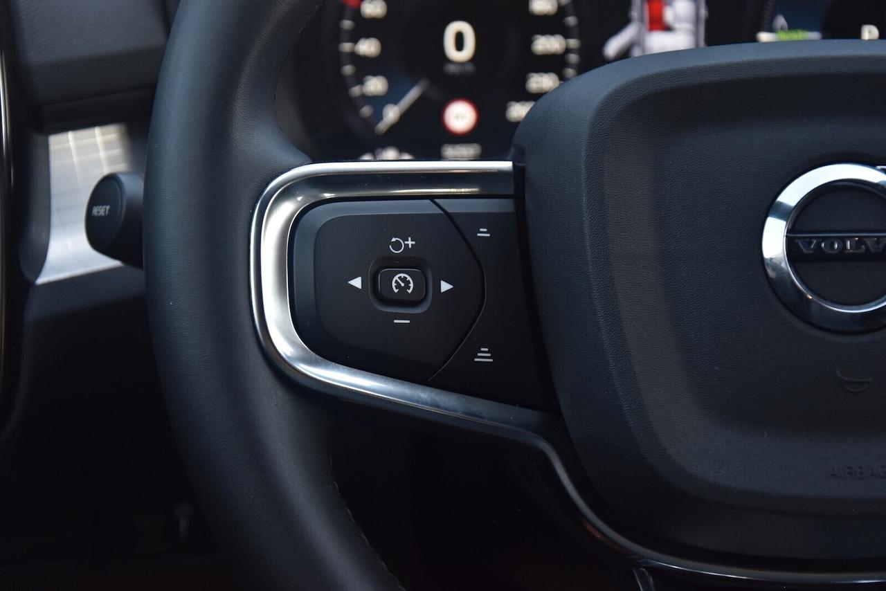 Volvo XC40 T4 Recharge Plug-in Hybrid Core