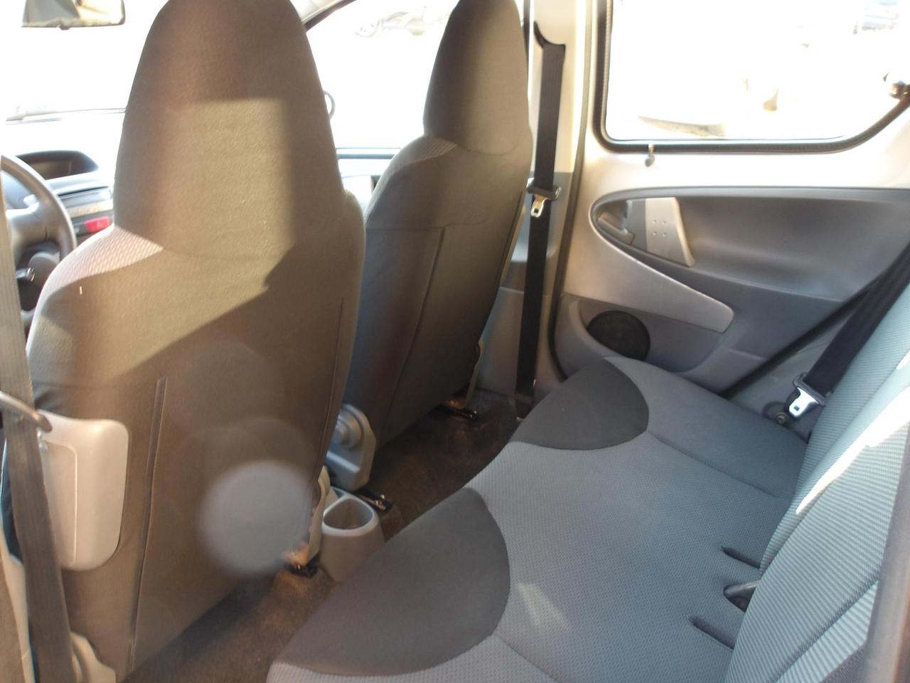 TOYOTA AYGO 5p 1.4d Sol