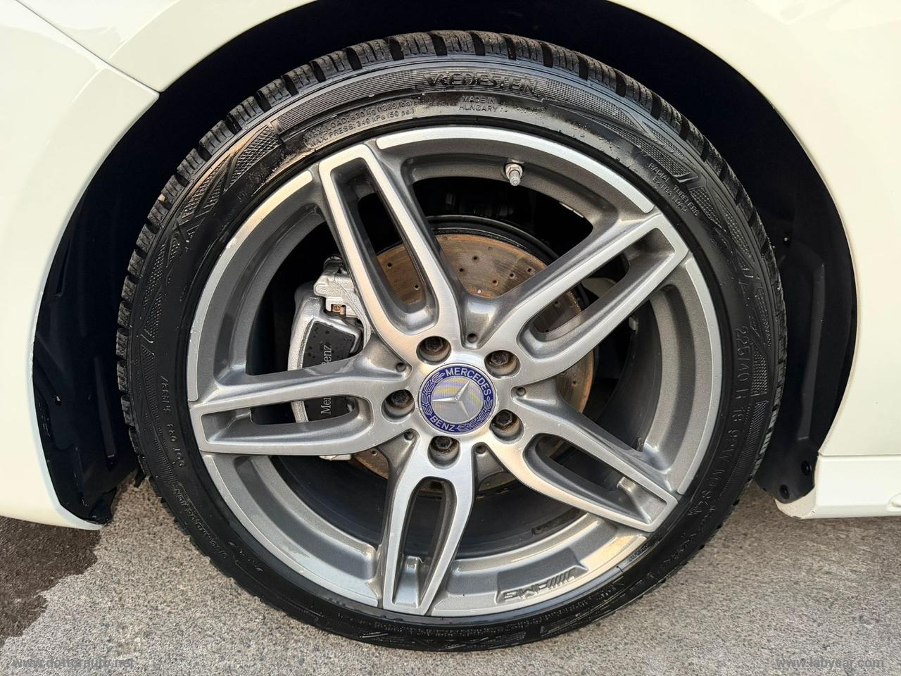 MERCEDES-BENZ A 200 d Automatic 4Matic Premium