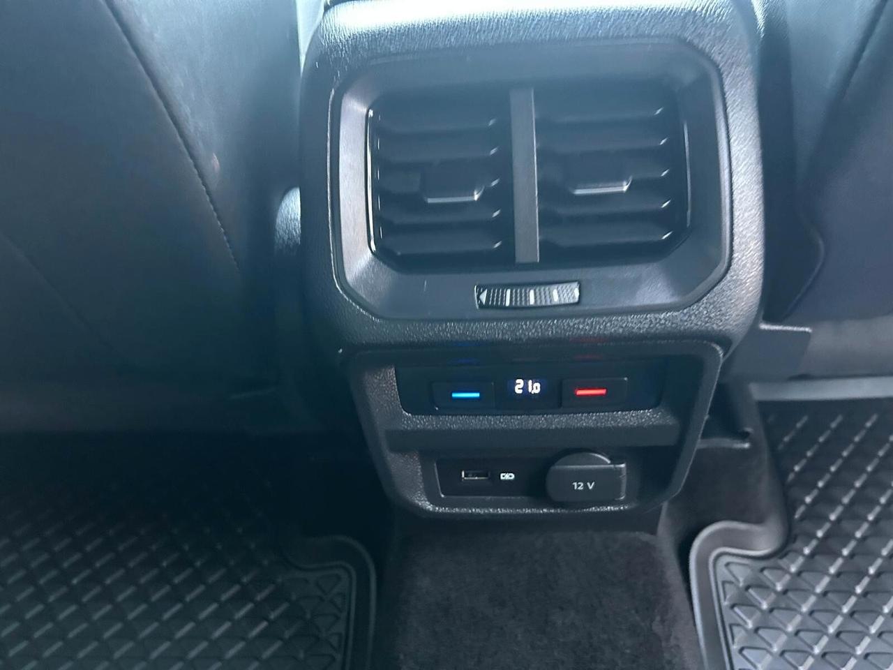 Volkswagen Tiguan 2.0 TDI SCR DSG R-LINE INTERNO ED ESTERNO