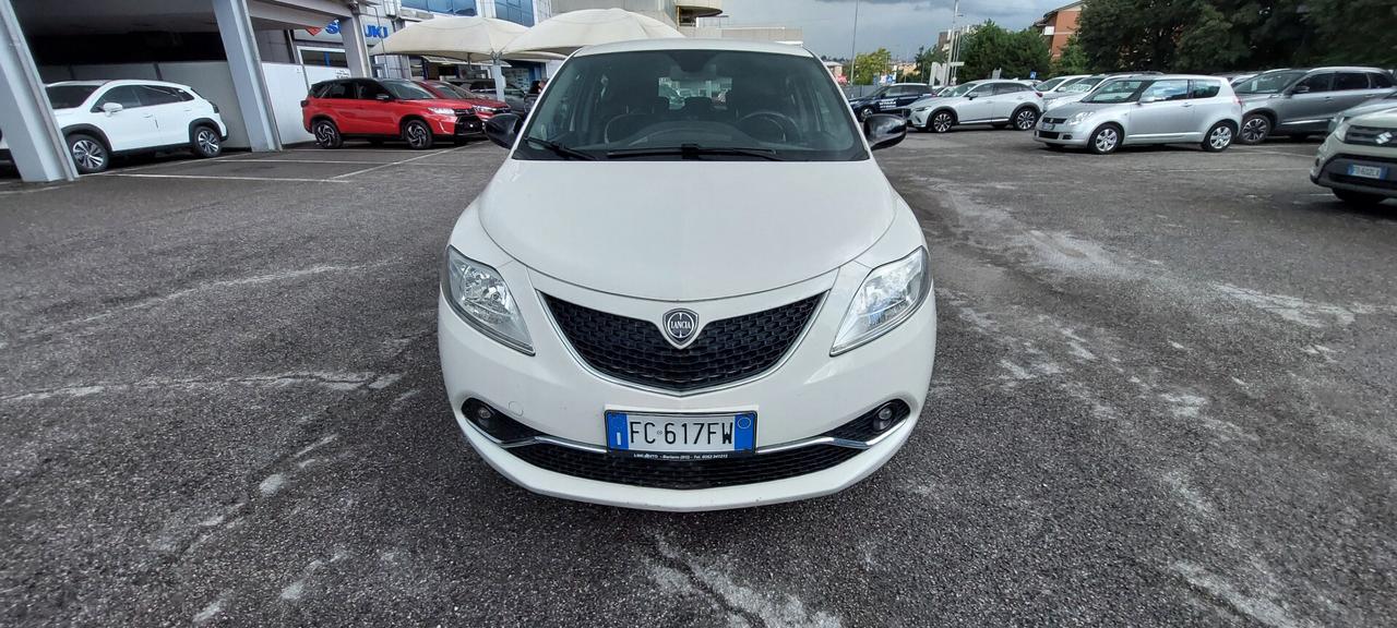 Lancia Ypsilon 1.2 69 CV 5 porte Gold